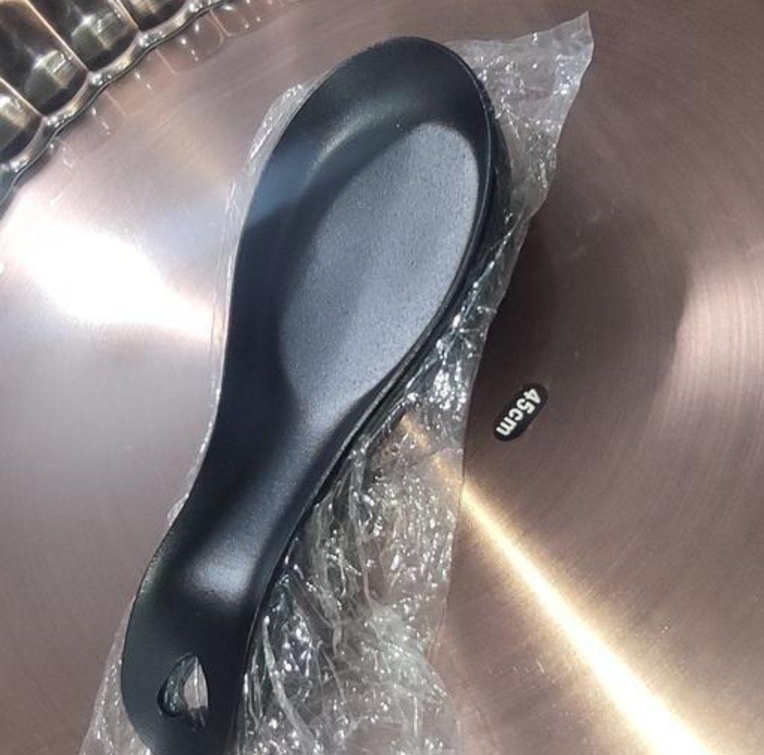 زیر قاشقی کنار گاز تفلون