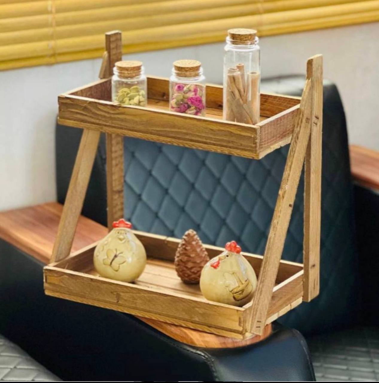 استند چوبی